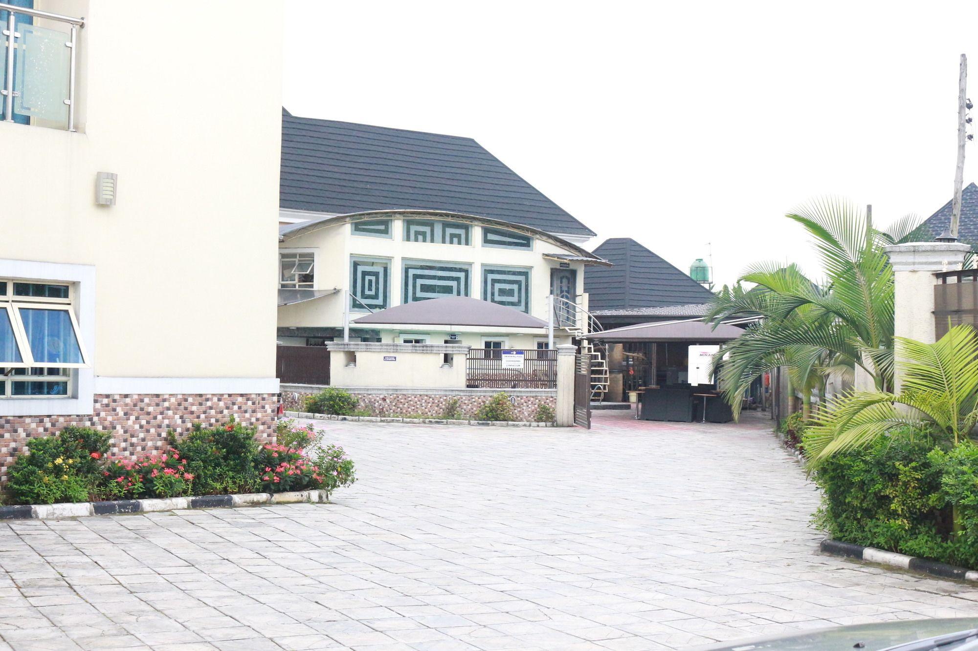 Royal Charlin Hotel And Suites Port Harcourt Exterior photo